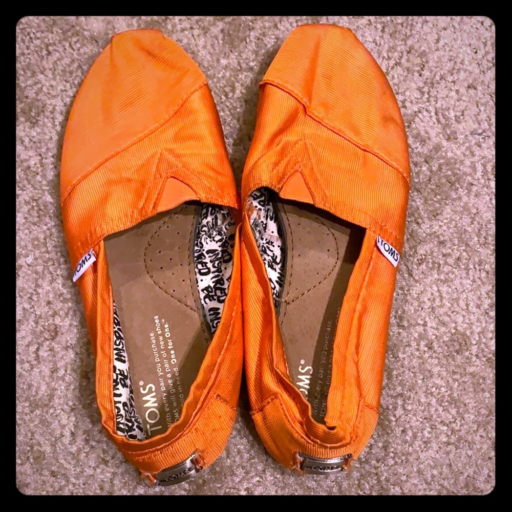 Orange Toms